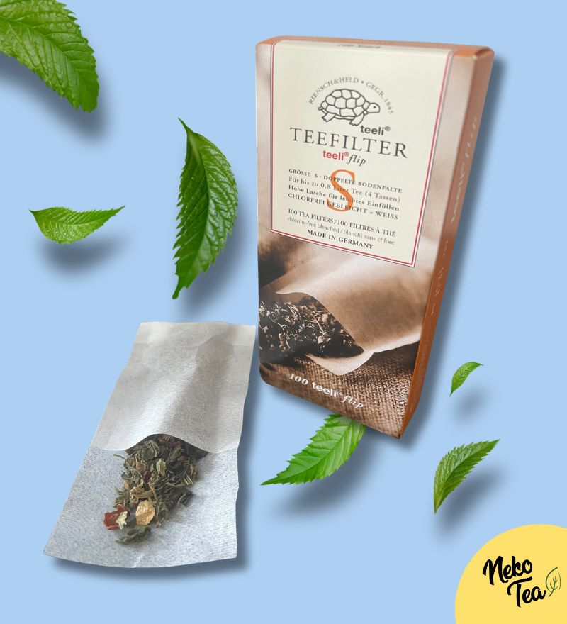 Photo montrant un filtre à thé TEEFILTER Teeli® S, conçu pour infuser du thé en vrac. Une boîte de 100 filtres blanchi sans chlore, idéale pour préparer jusqu'à 4 tasses de thé à la fois.